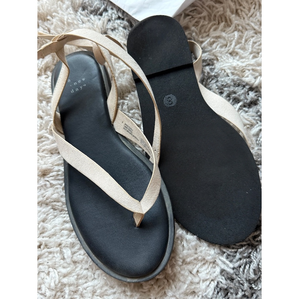 NWOT Sandals